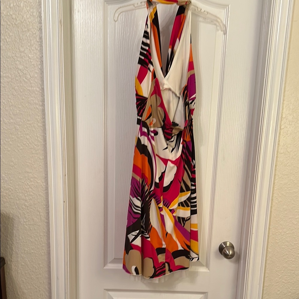 Vibrant Halter mini Dress with Floral Print - Picture 6 of 8